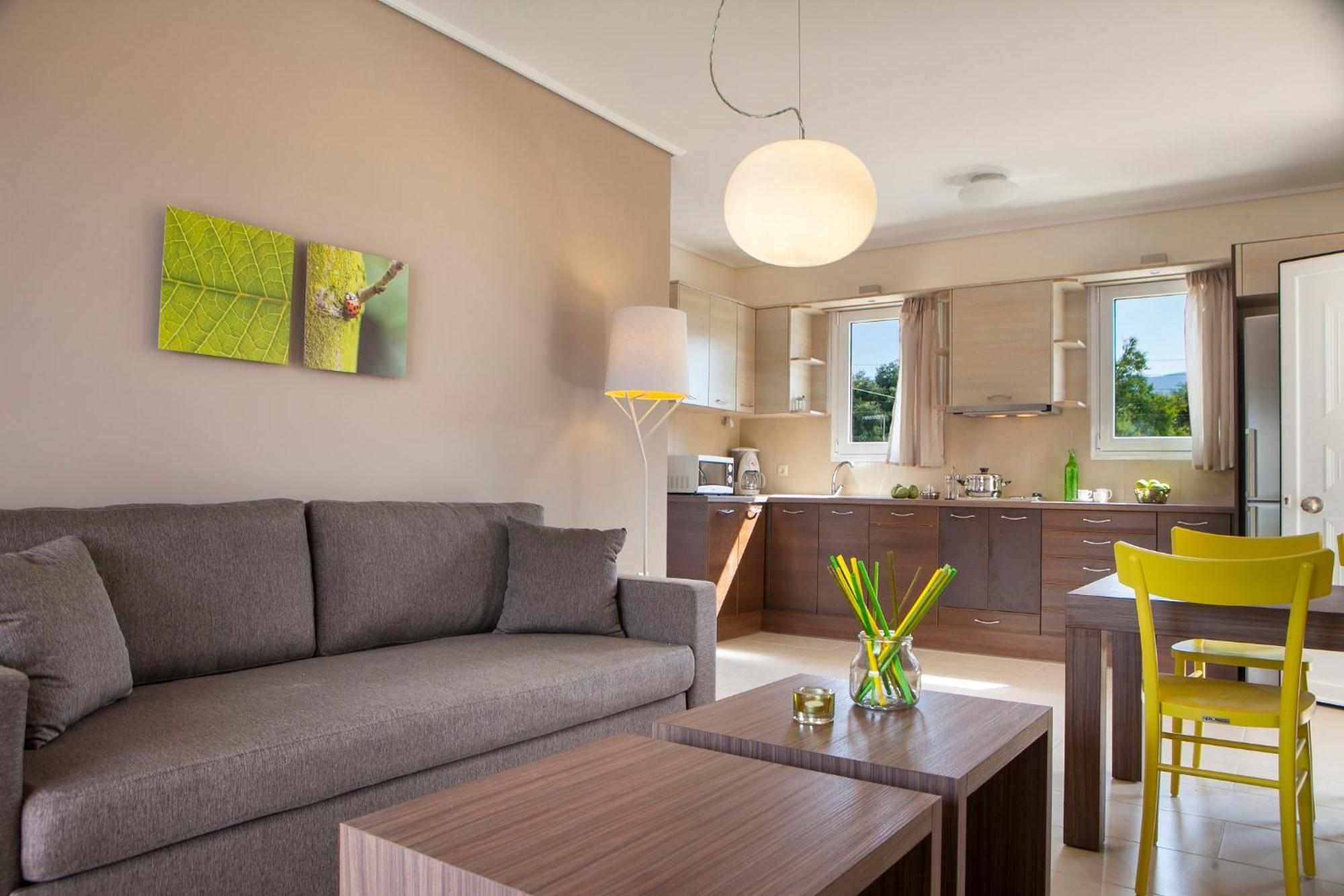 Meliti Waterfront Suites Karavomylos Extérieur photo