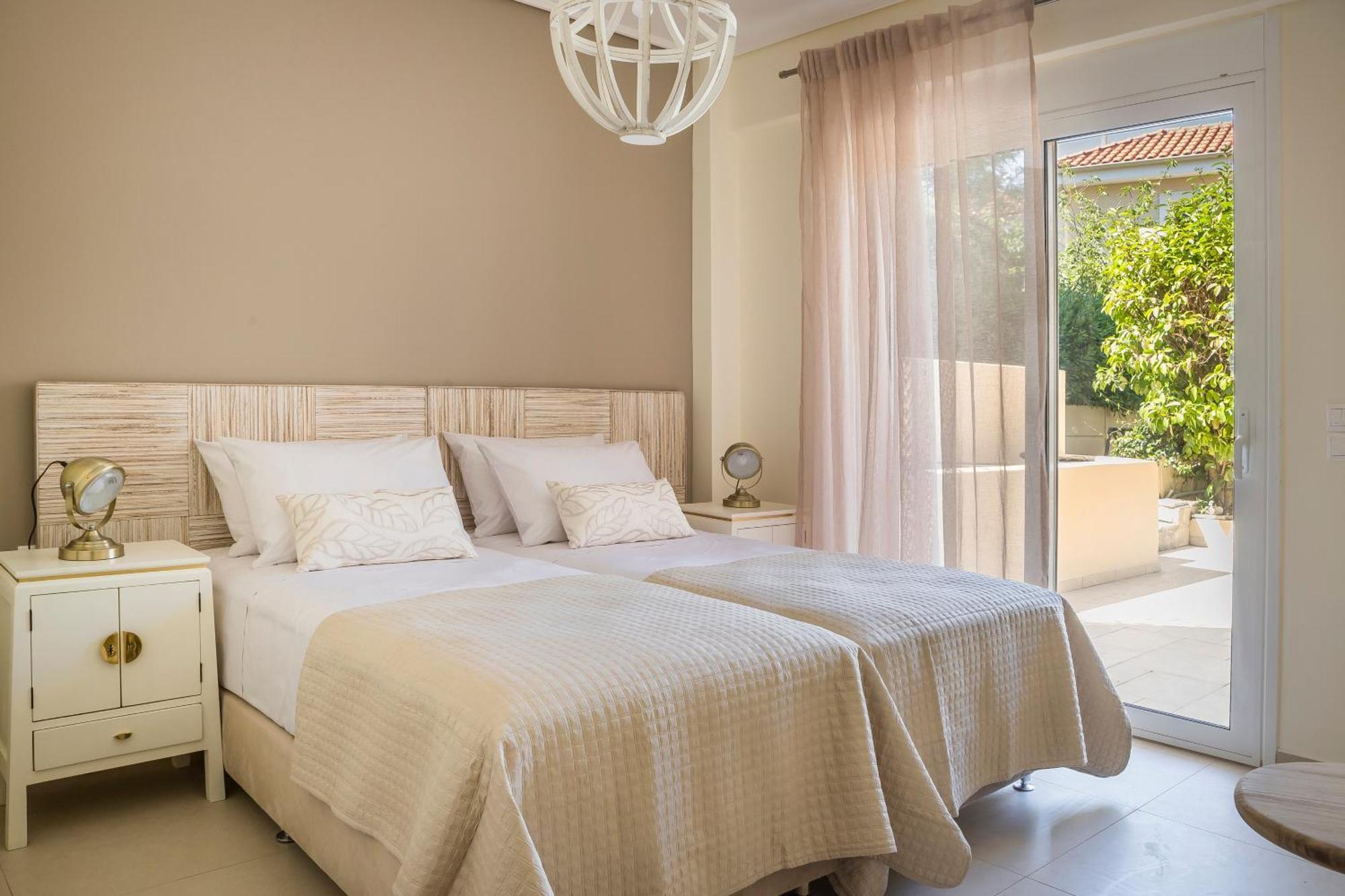 Meliti Waterfront Suites Karavomylos Extérieur photo