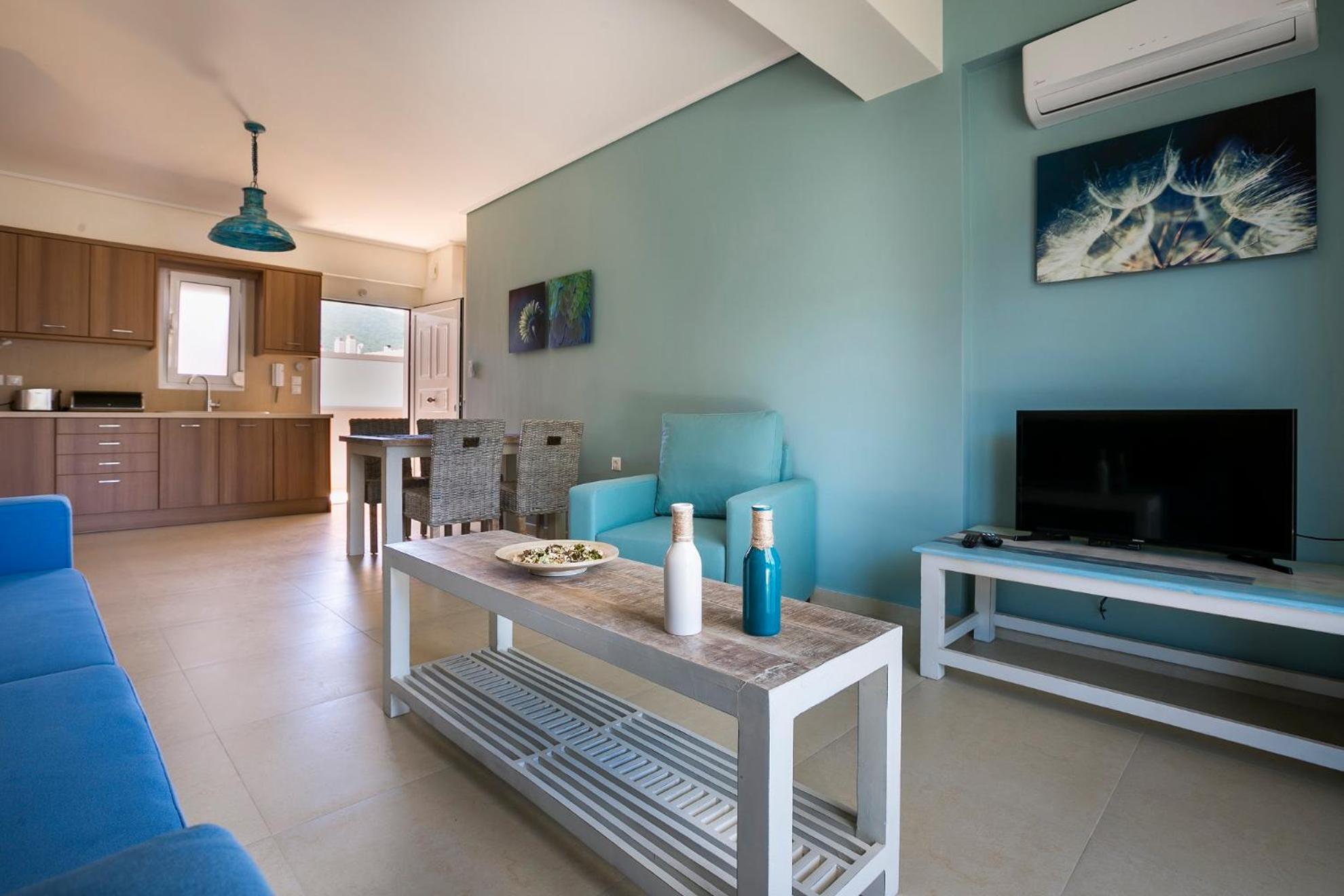 Meliti Waterfront Suites Karavomylos Extérieur photo