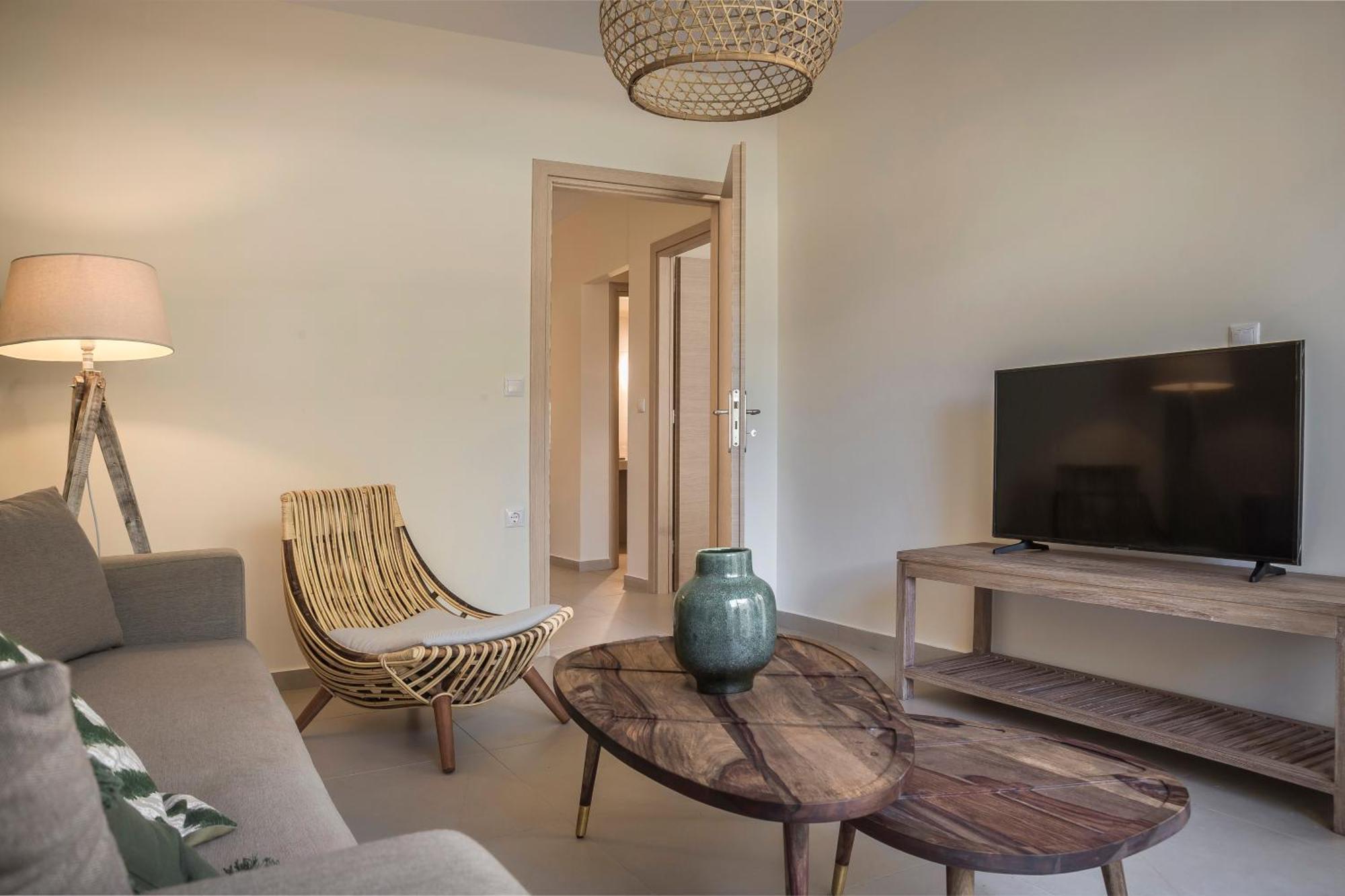 Meliti Waterfront Suites Karavomylos Extérieur photo